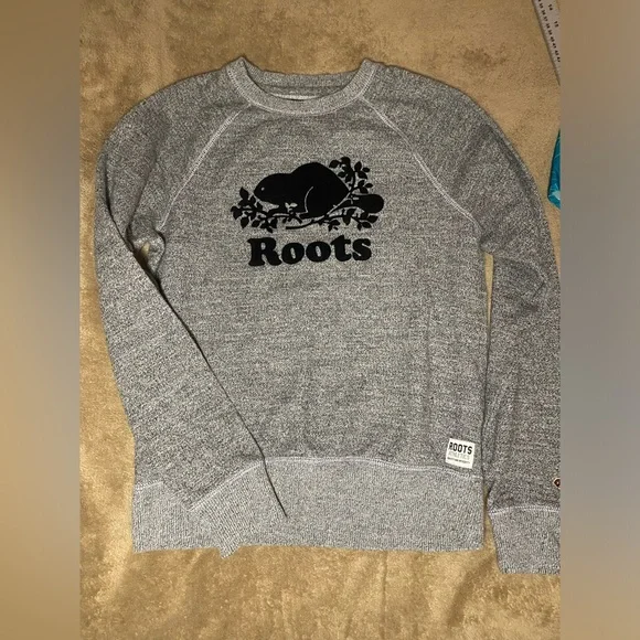 3/$40 Roots Sweater Size Small - Picture 1 of 4